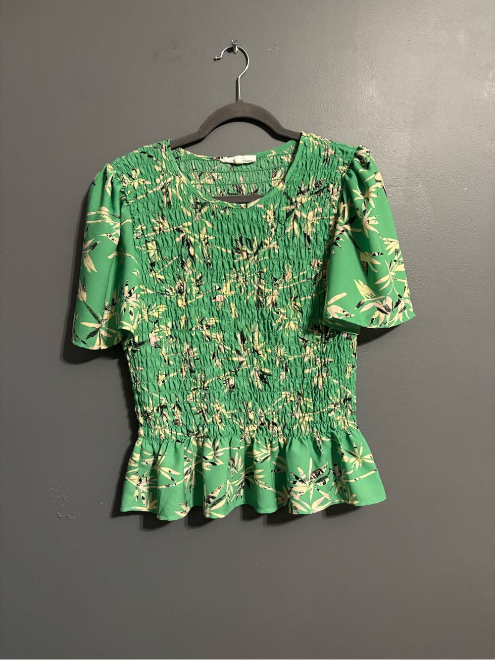 June & Hudson Green Floral Smocked Ruffle hem Tropical Blouse Size XL